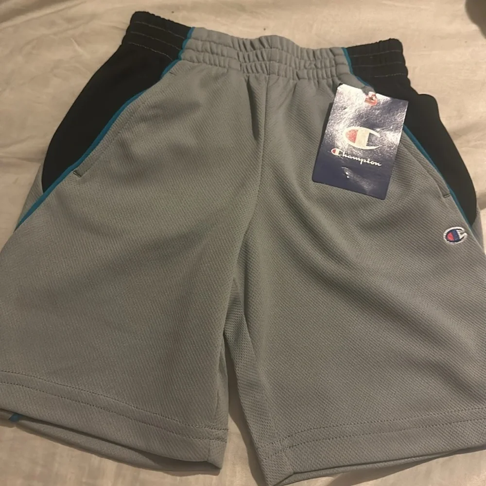 NWT  Champion Color Block Mesh Shorts Concrete/Black